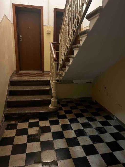 Apartment Mirella Apt, 2min Train Station