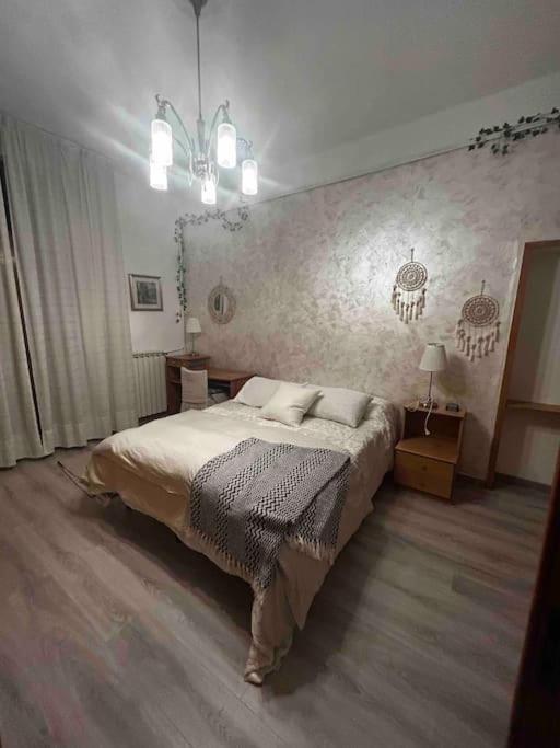Mirella Apt, 2min Train Station Apartment Mestre