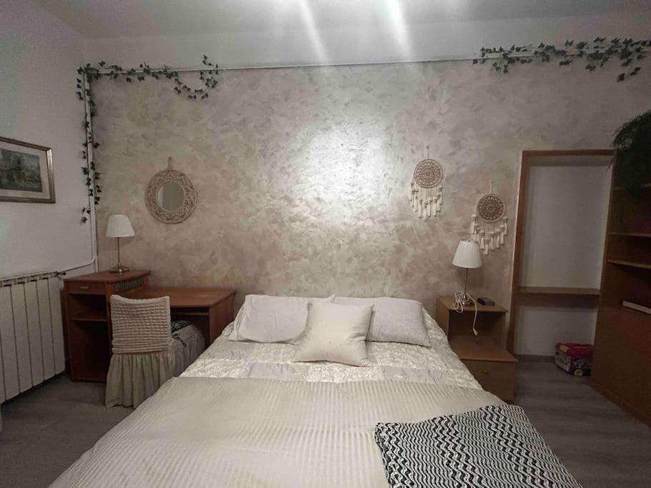 Mirella Apt, 2min Train Station Apartment Mestre