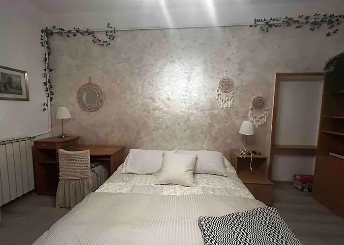 Mirella Apt, 2Min Train Station